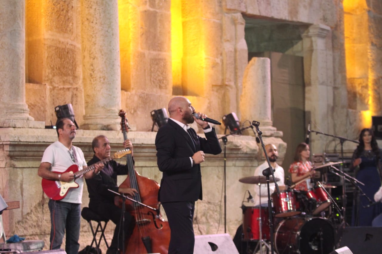 Madar Al-Saa Images 0.7393988720148342