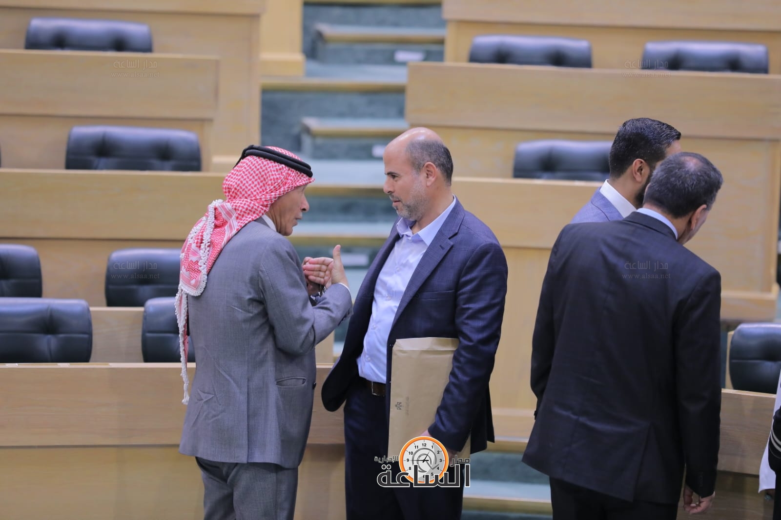 Madar Al-Saa Images 0.6073795592404421