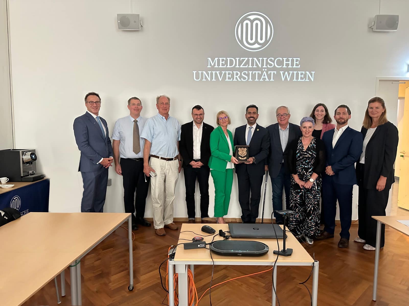 Madar Al-Saa Images 0.431674346761036