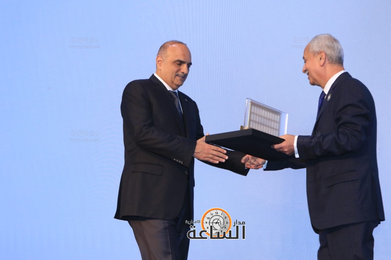 Madar Al-Saa Images 0.7989774798579956