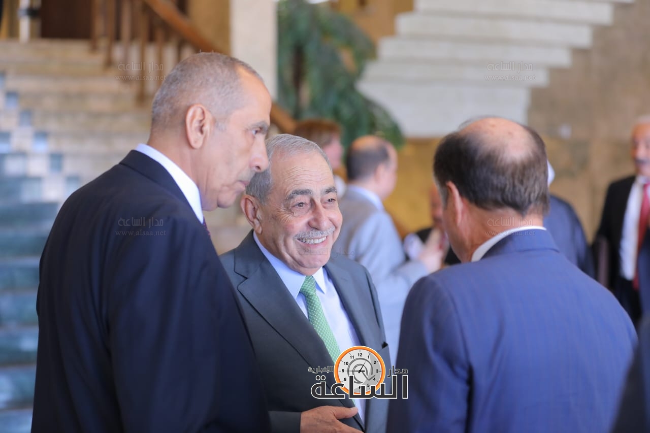 Madar Al-Saa Images 0.13205718496225893