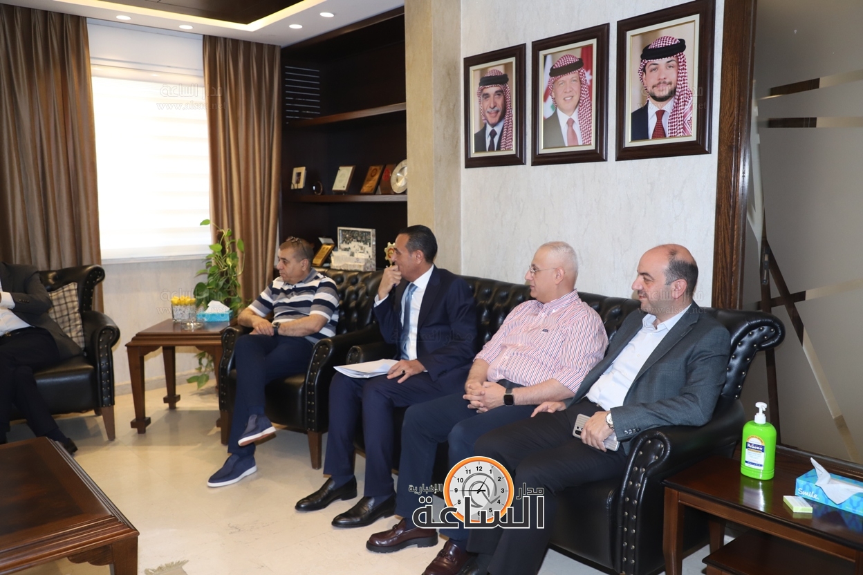 Madar Al-Saa Images 0.327366759749683