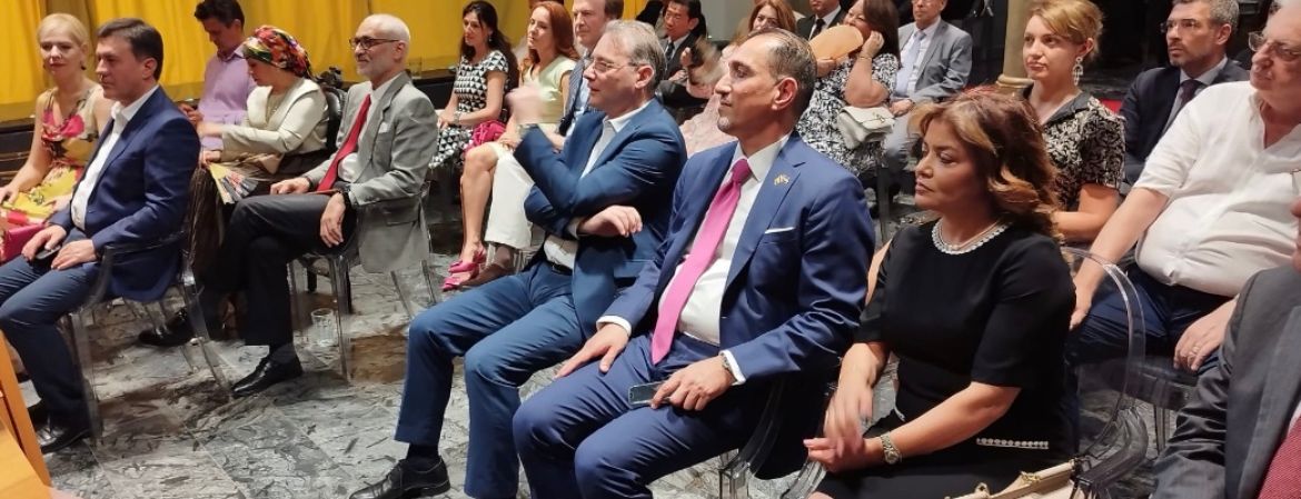 Madar Al-Saa Images 0.07906881860805703