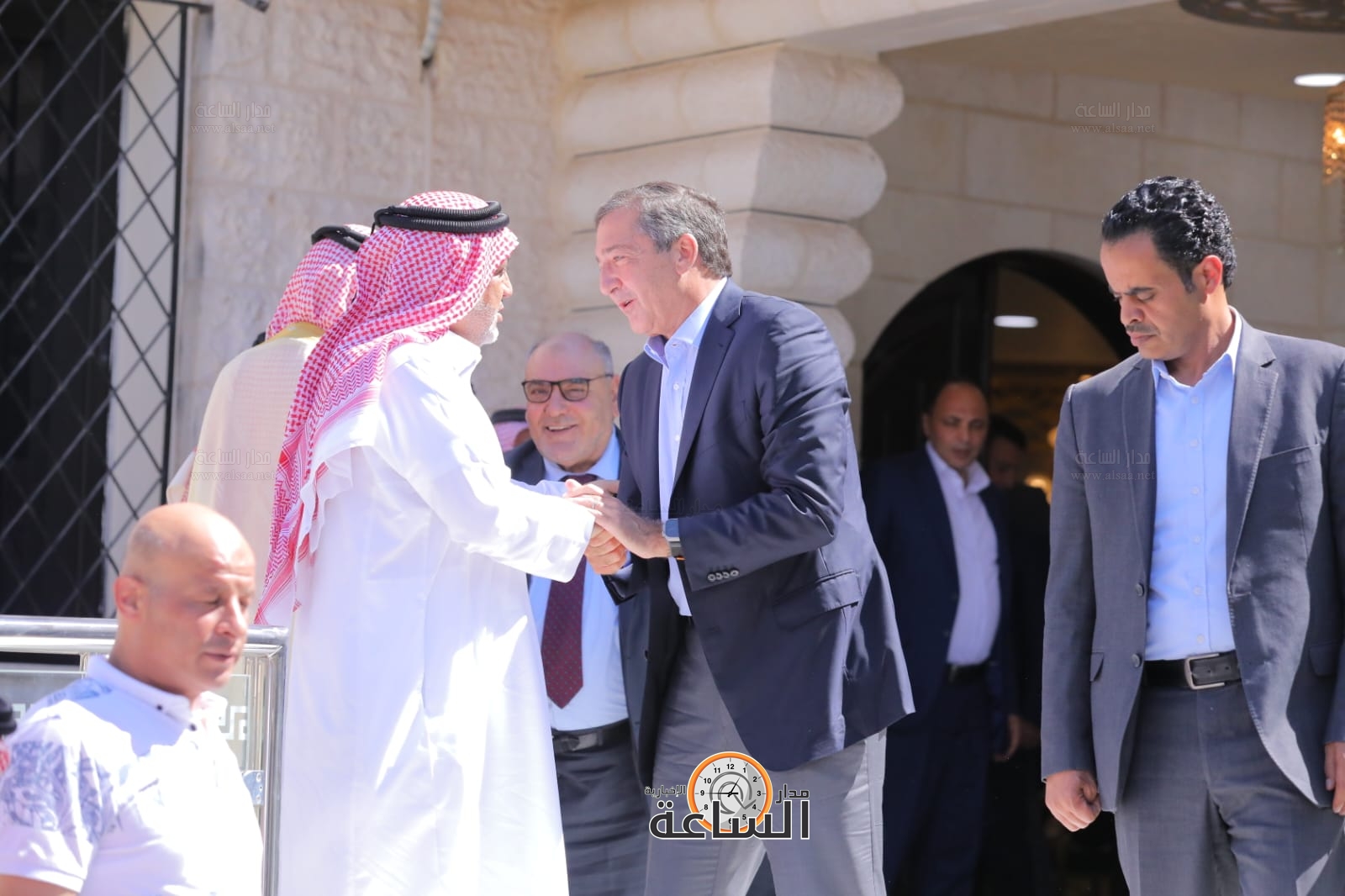 Madar Al-Saa Images 0.1336017023719689