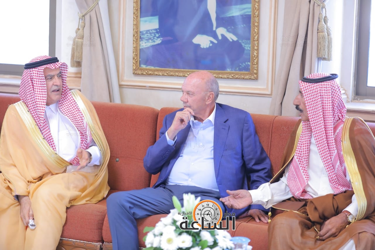 Madar Al-Saa Images 0.04216718231360983