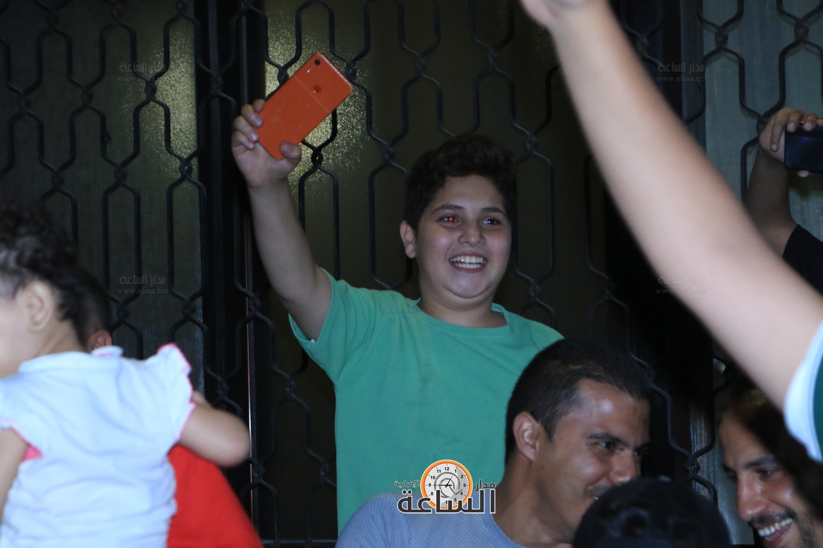 Madar Al-Saa Images 0.42230469777710766