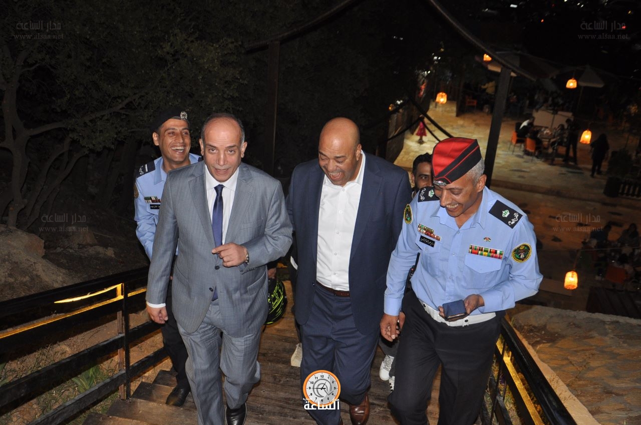 Madar Al-Saa Images 0.823342695237261