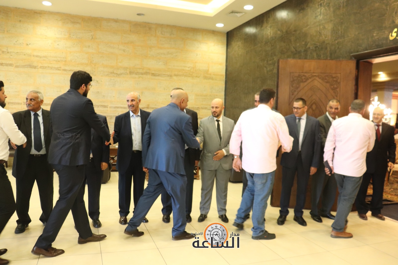 Madar Al-Saa Images 0.9188763384223818