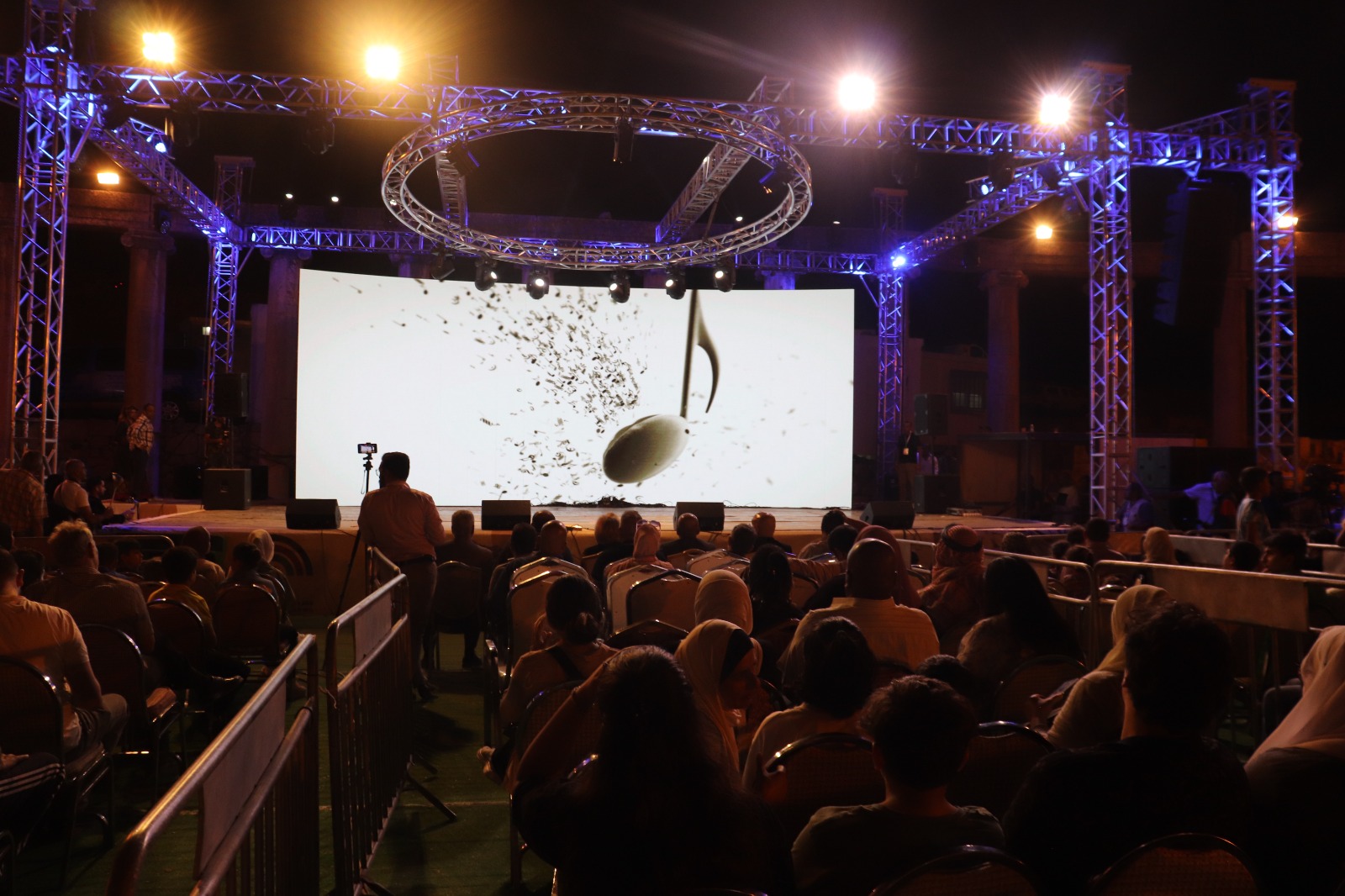 Madar Al-Saa Images 0.7944981244115626