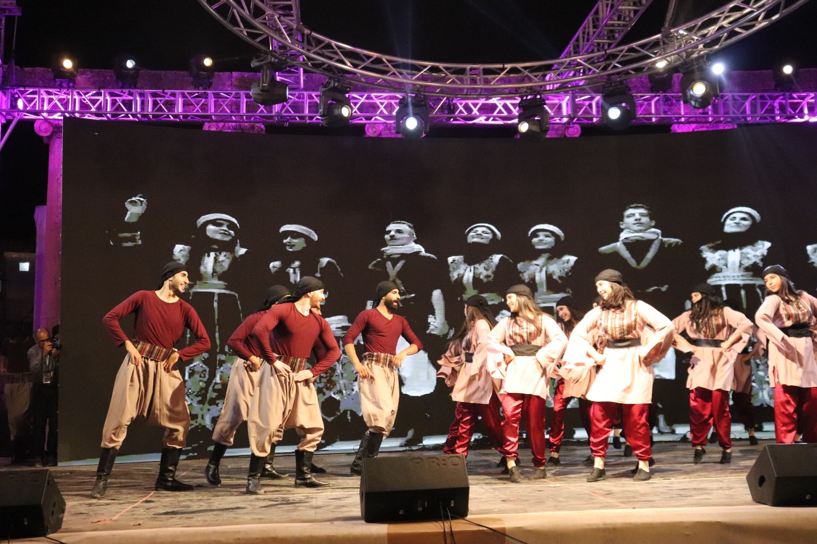 Madar Al-Saa Images 0.34753127558015107