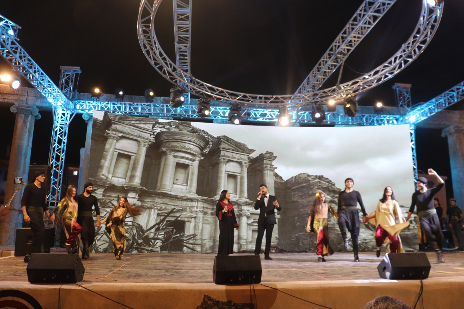 Madar Al-Saa Images 0.19290050830770245