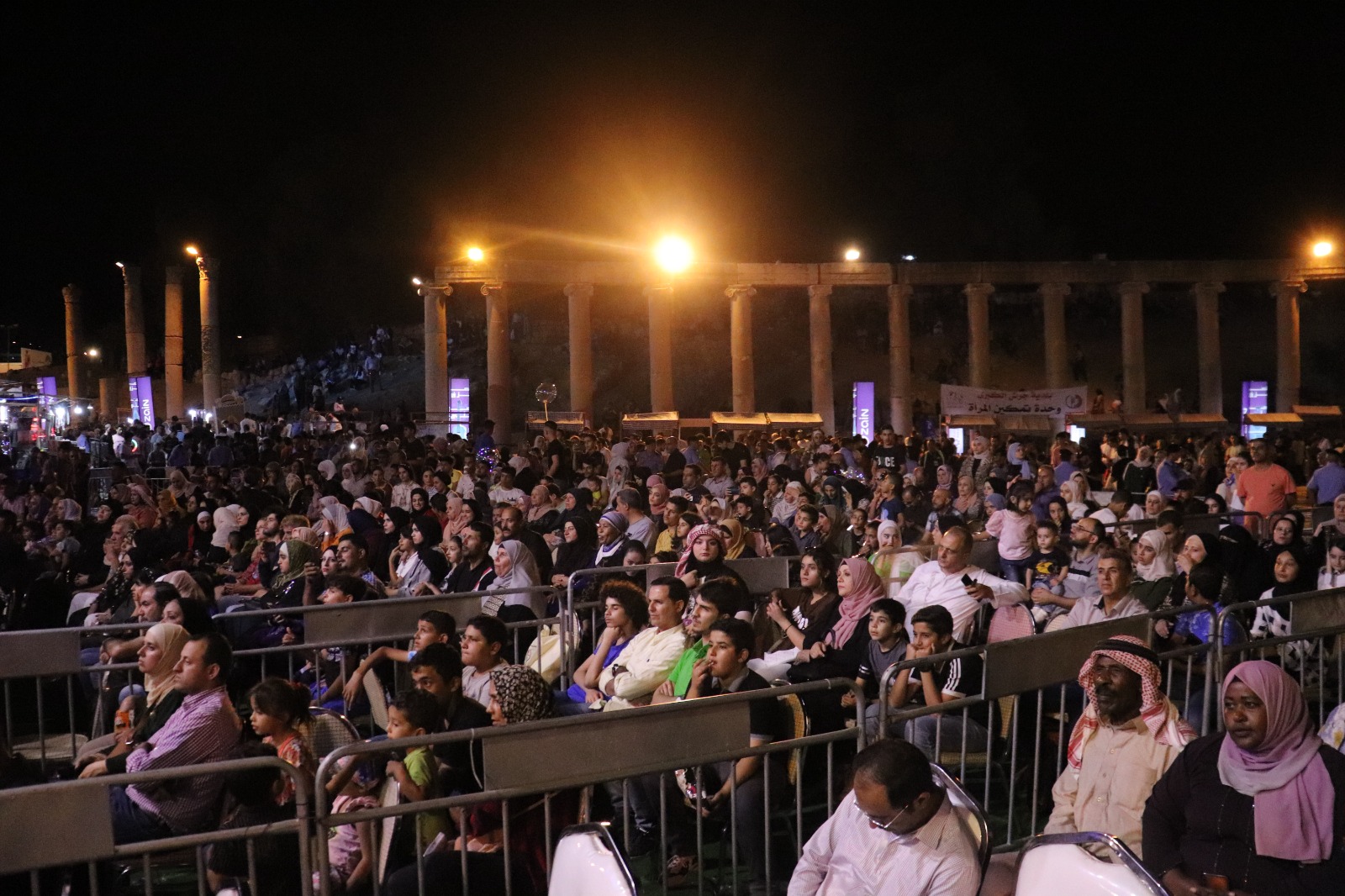 Madar Al-Saa Images 0.9878459842975097