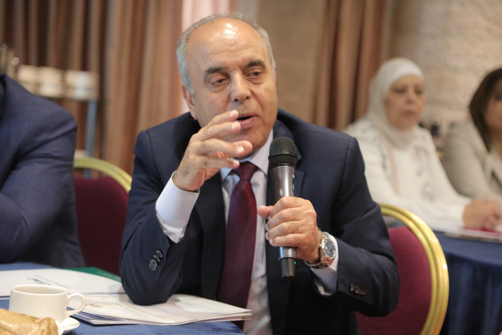 Madar Al-Saa Images 0.6044697345436172