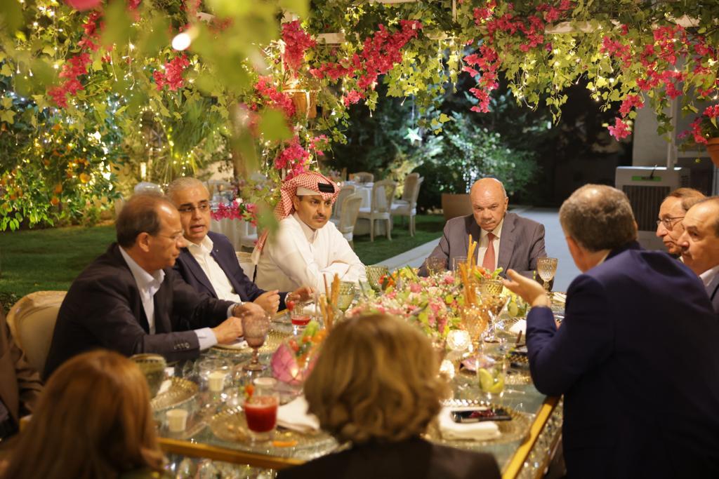 Madar Al-Saa Images 0.8712283604092216