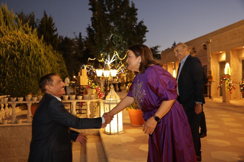 Madar Al-Saa Images 0.8699041457094099