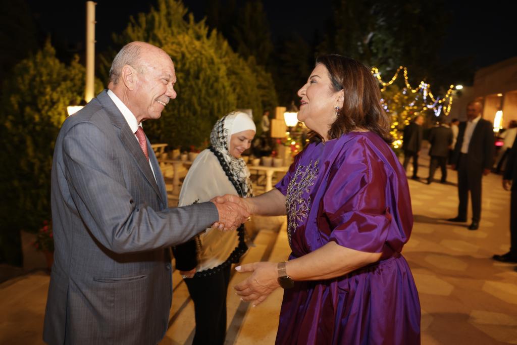 Madar Al-Saa Images 0.4649839160741073