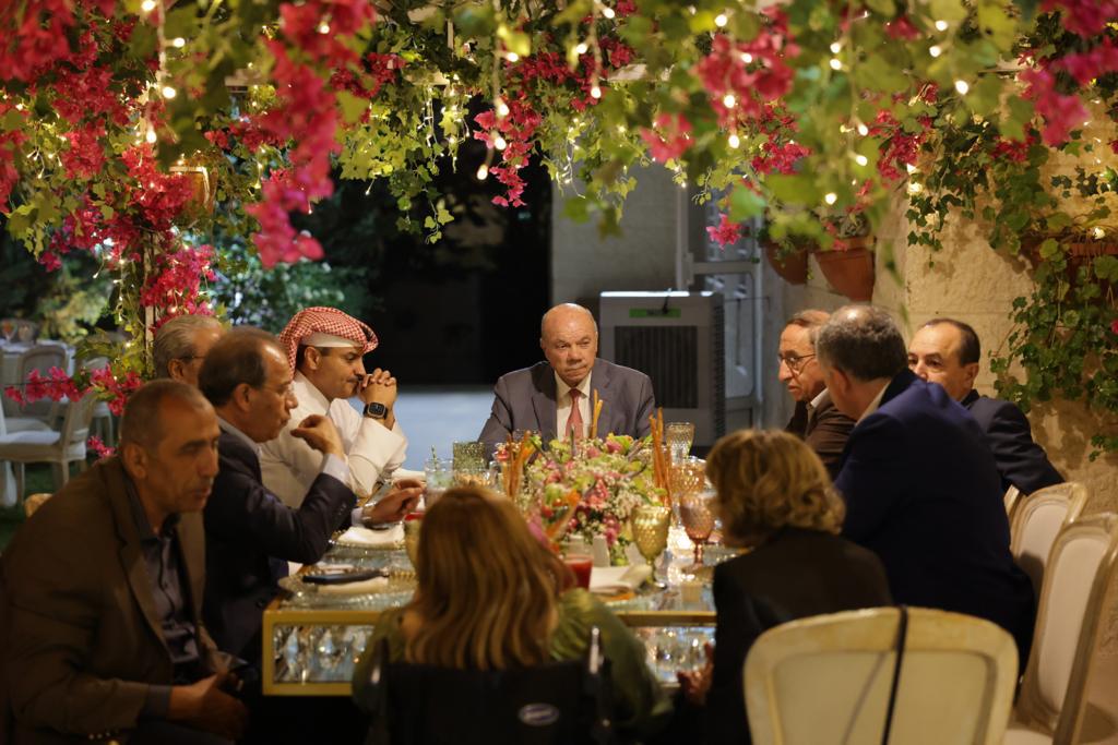 Madar Al-Saa Images 0.1363310993001675