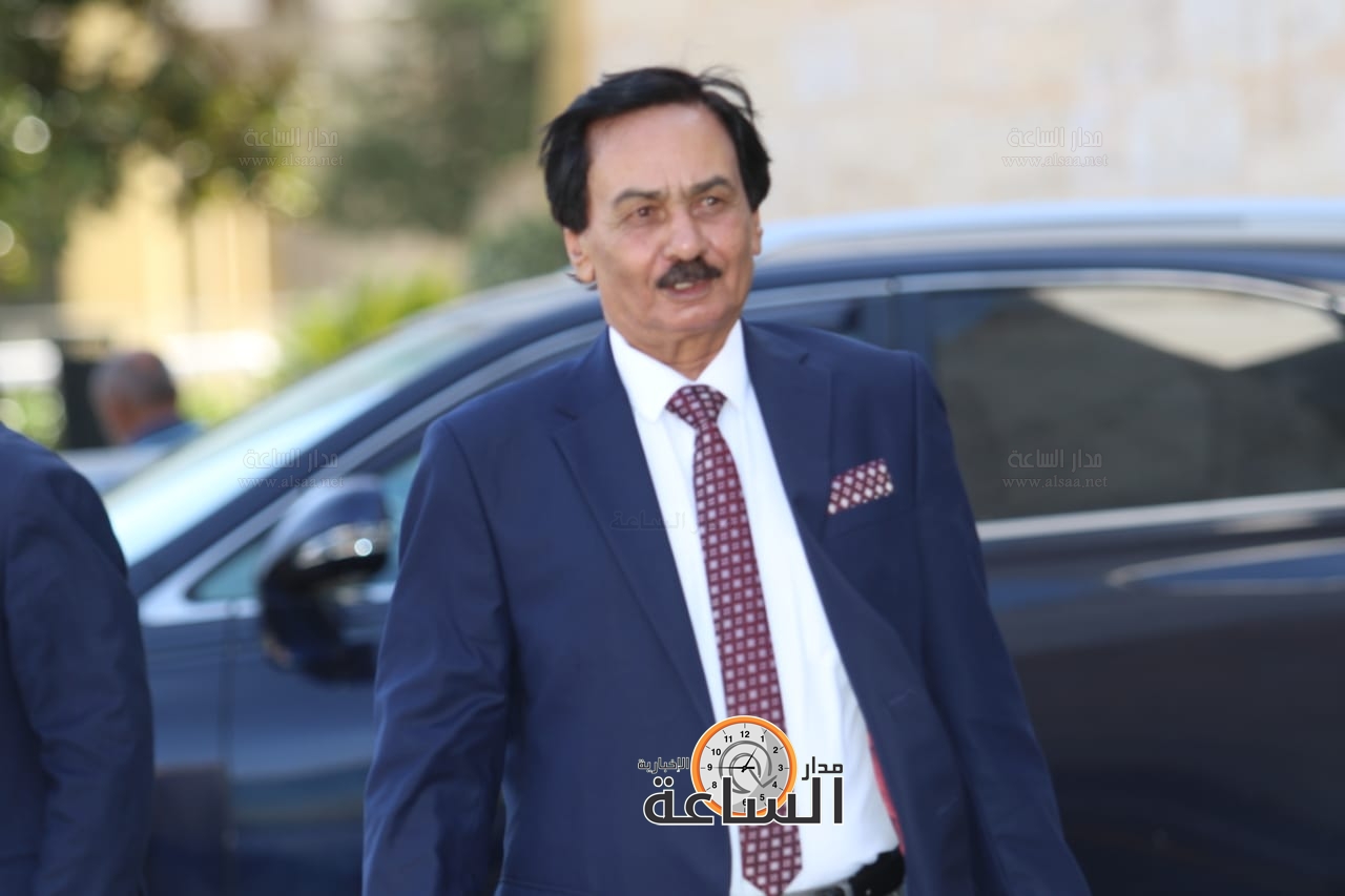 Madar Al-Saa Images 0.564026180012149