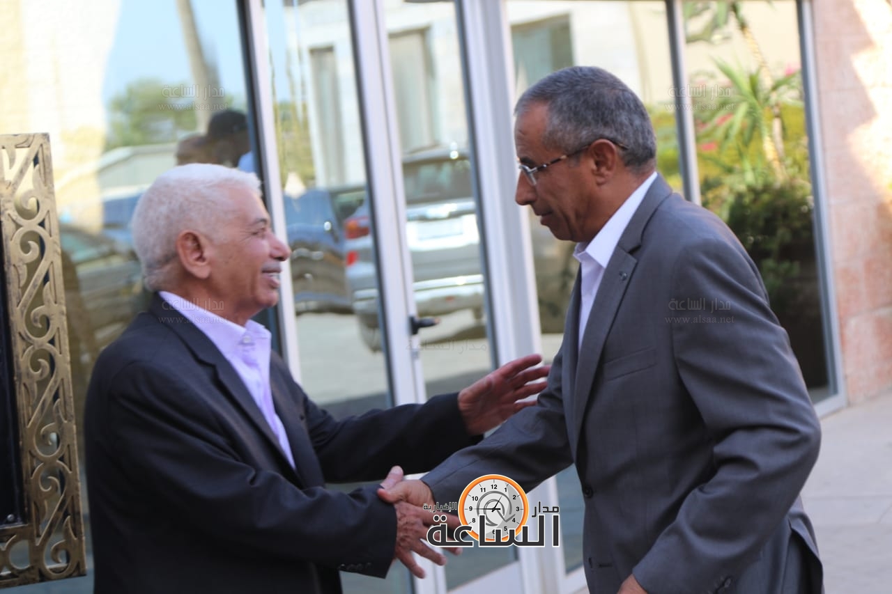 Madar Al-Saa Images 0.42892913907638097