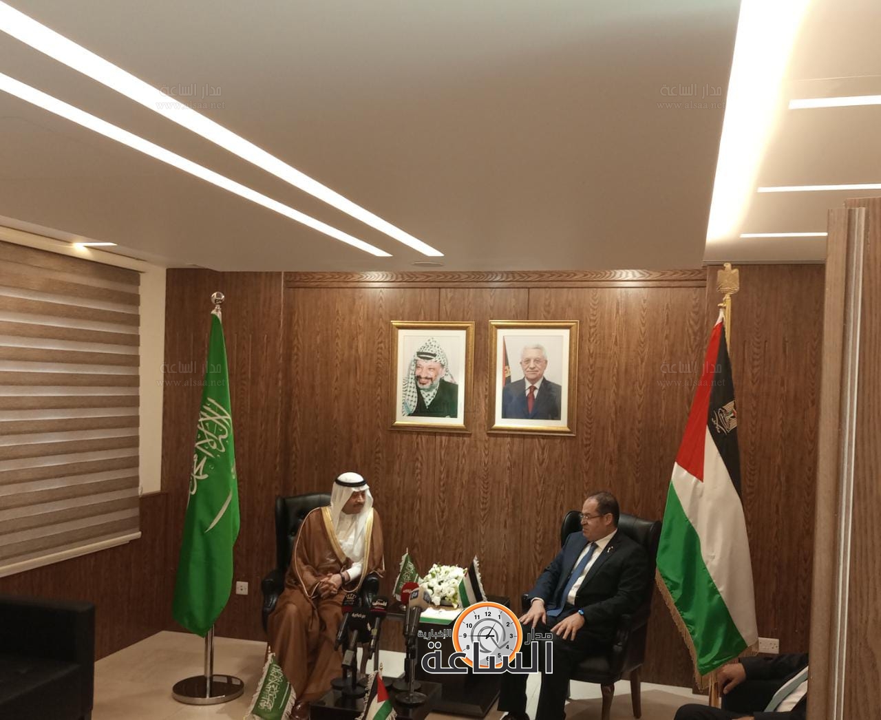 Madar Al-Saa Images 0.16325420012001635