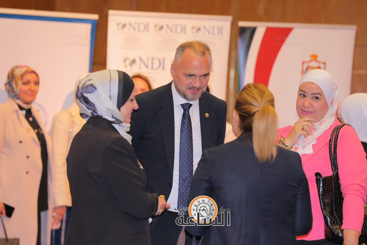 Madar Al-Saa Images 0.16012606295758958