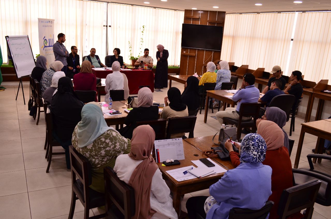 Madar Al-Saa Images 0.805528747715156