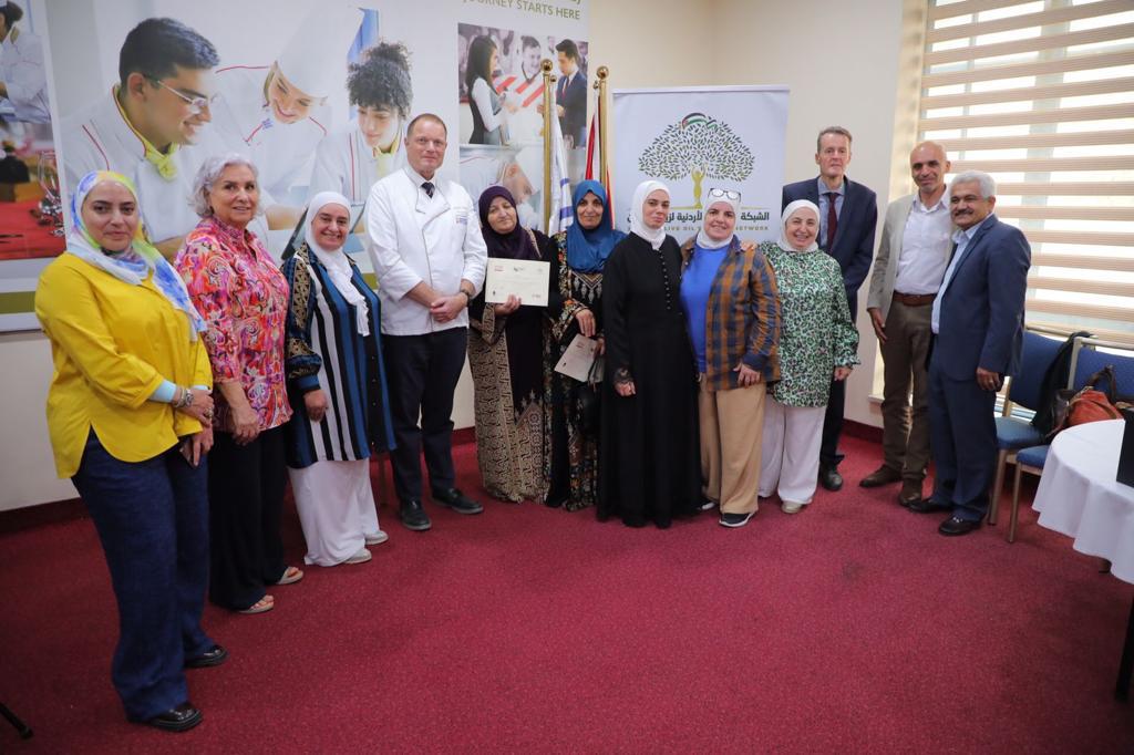 Madar Al-Saa Images 0.4435114701361367