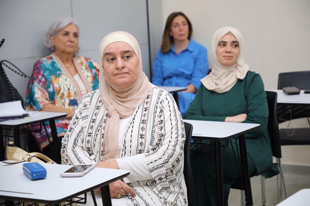 Madar Al-Saa Images 0.04545902692838322