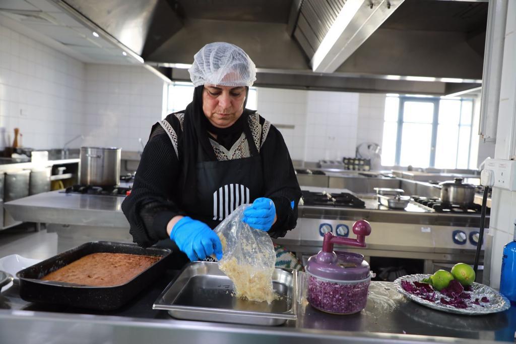 Madar Al-Saa Images 0.13093357141363704