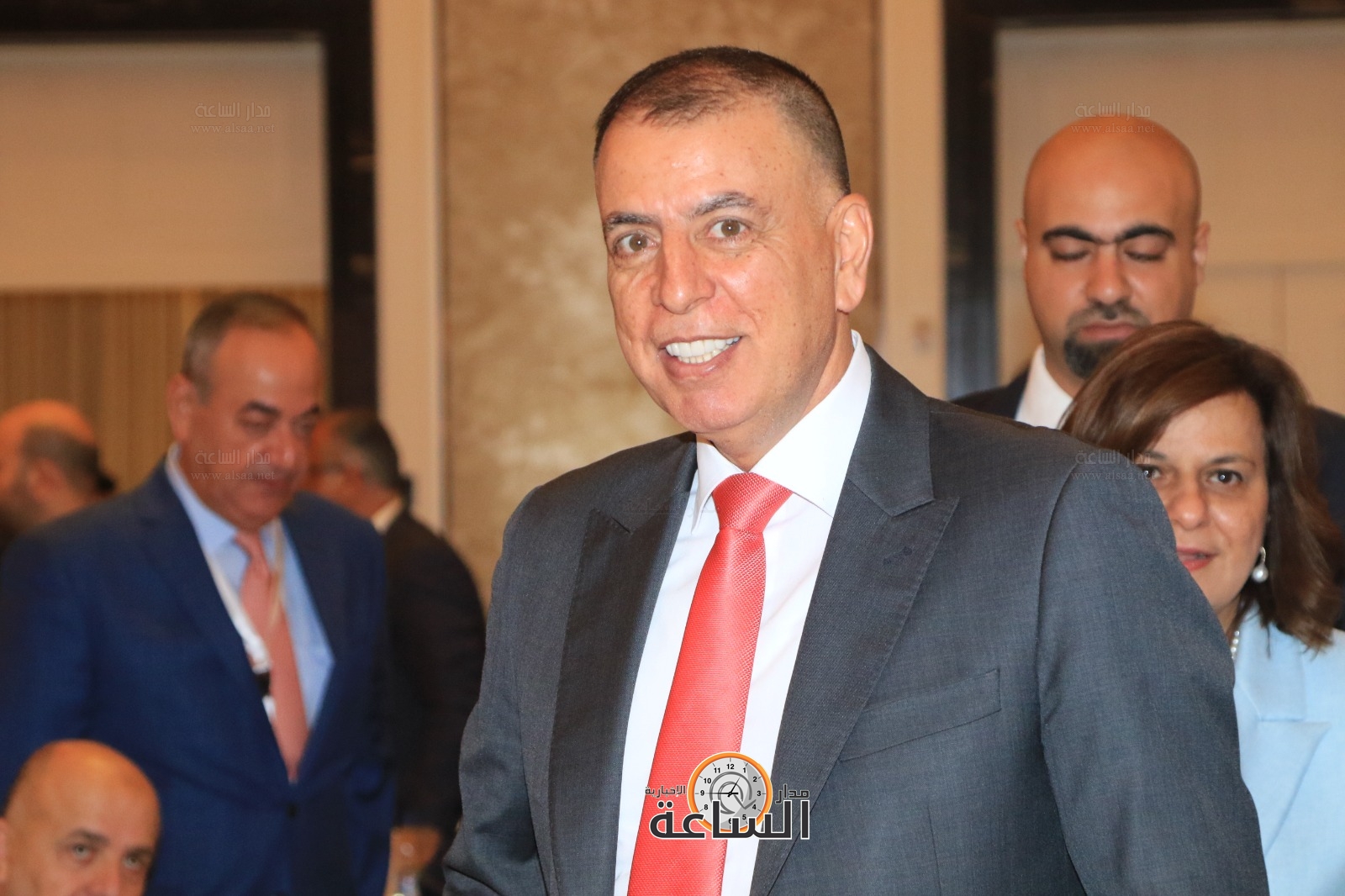 Madar Al-Saa Images 0.1549611461742053