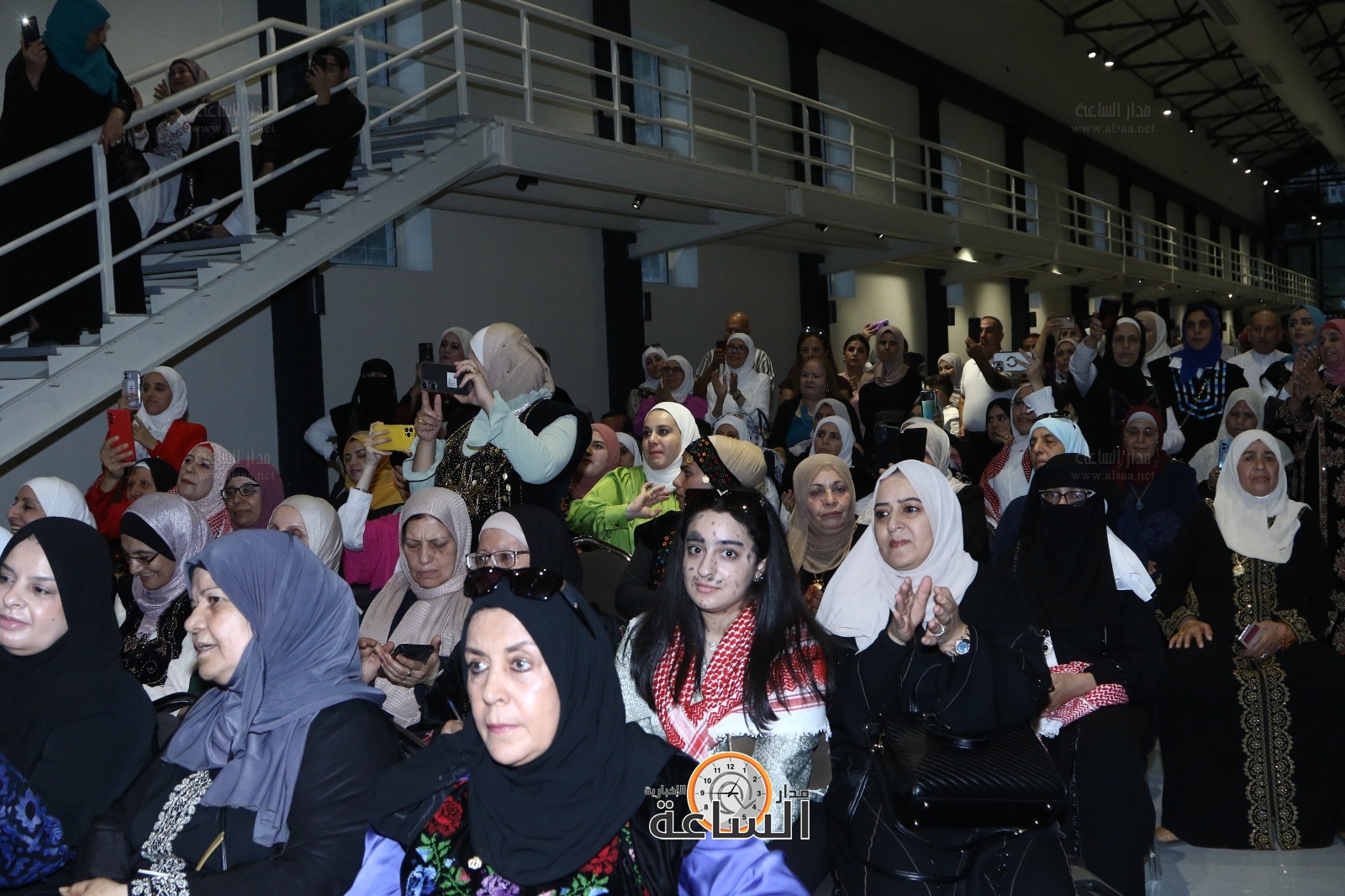 Madar Al-Saa Images 0.42087744707258024