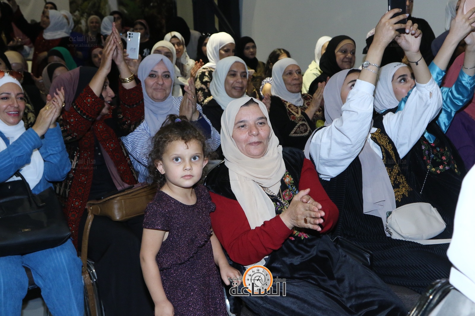 Madar Al-Saa Images 0.9215489514683735