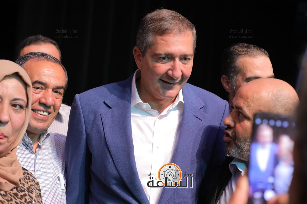 Madar Al-Saa Images 0.365837473206172