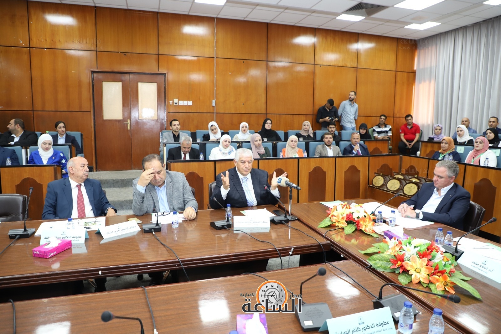 Madar Al-Saa Images 0.7052680629565211