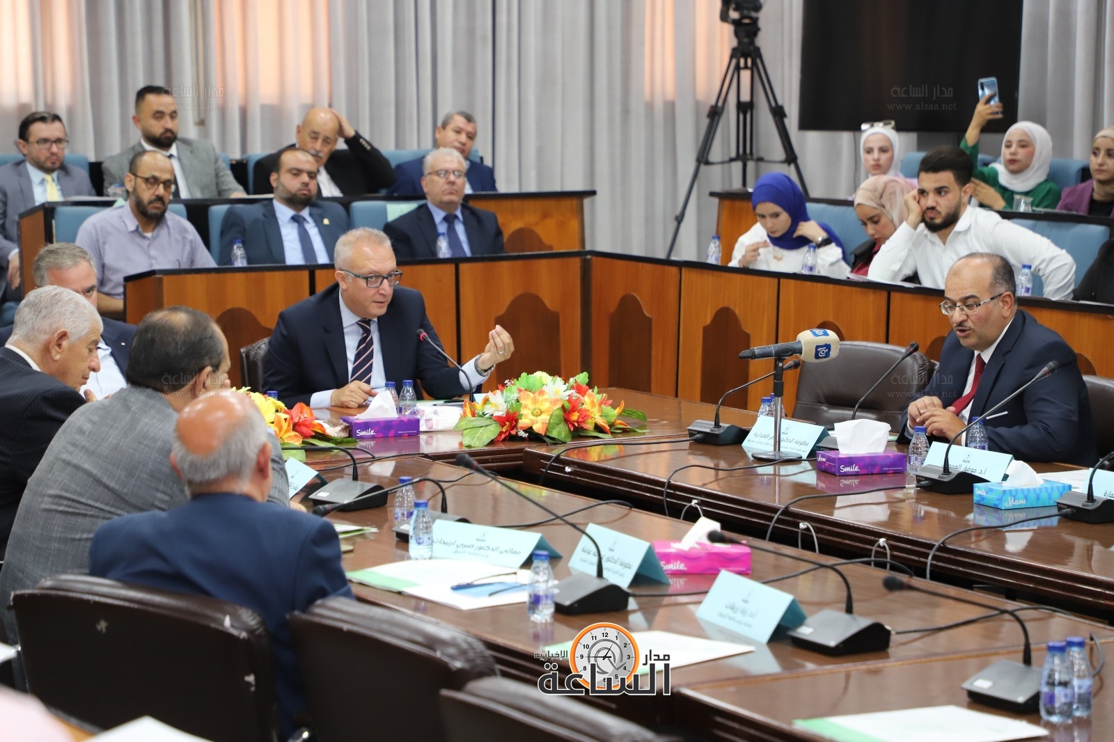 Madar Al-Saa Images 0.7821367584425465