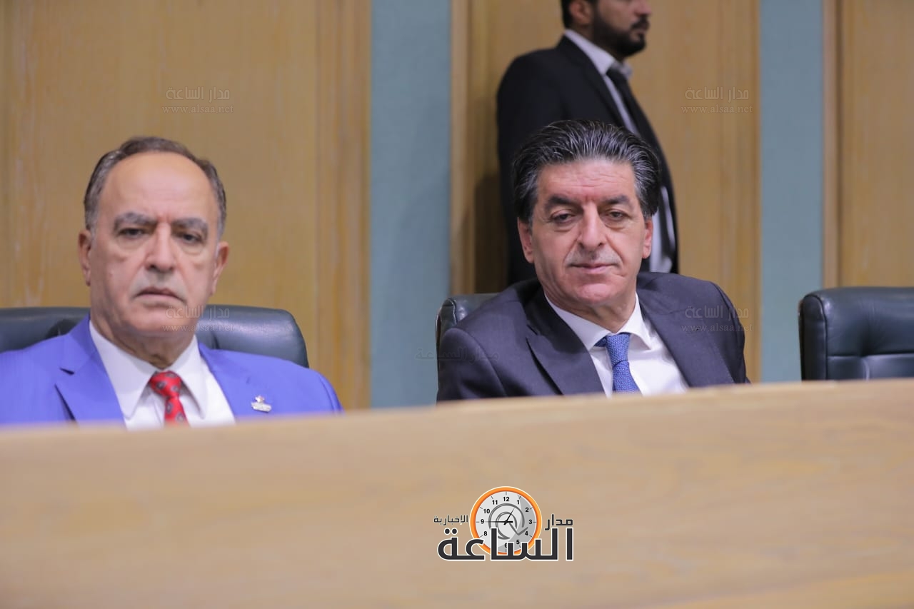 Madar Al-Saa Images 0.38588804291343415