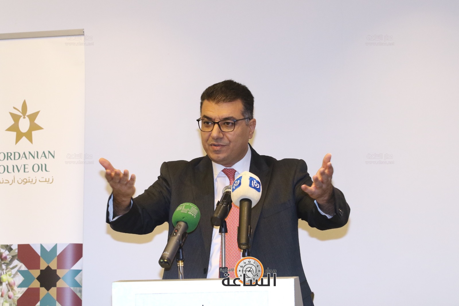 Madar Al-Saa Images 0.5875319705023843