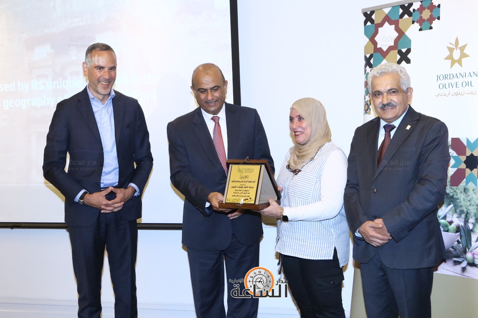 Madar Al-Saa Images 0.4736047821467926