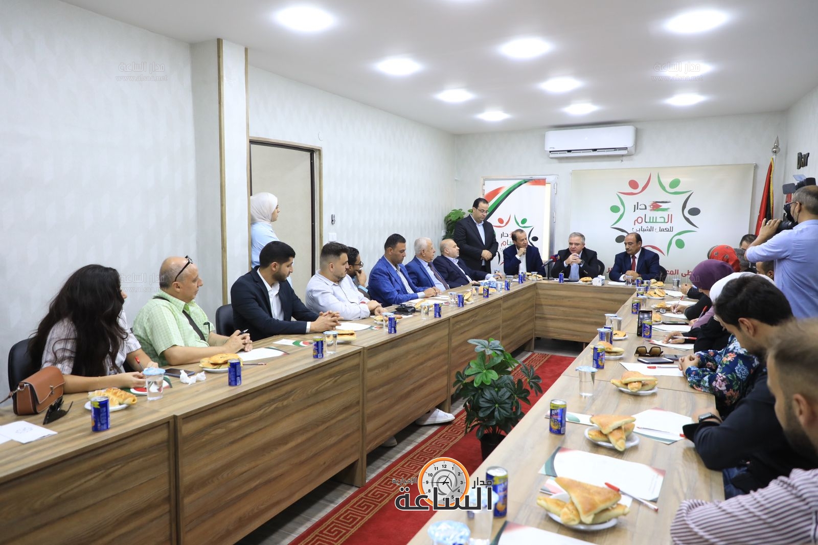 Madar Al-Saa Images 0.8599741405784405