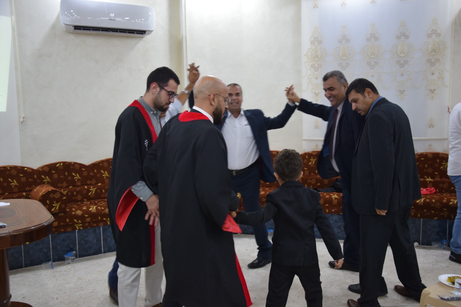 Madar Al-Saa Images 0.46073796776461684