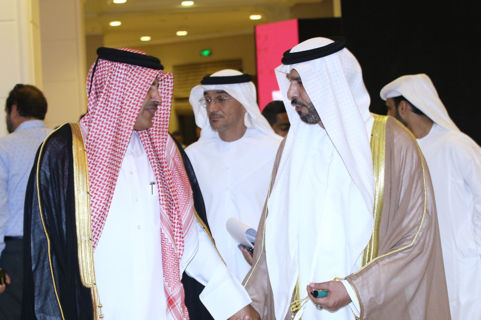 Madar Al-Saa Images 0.3844138282178783