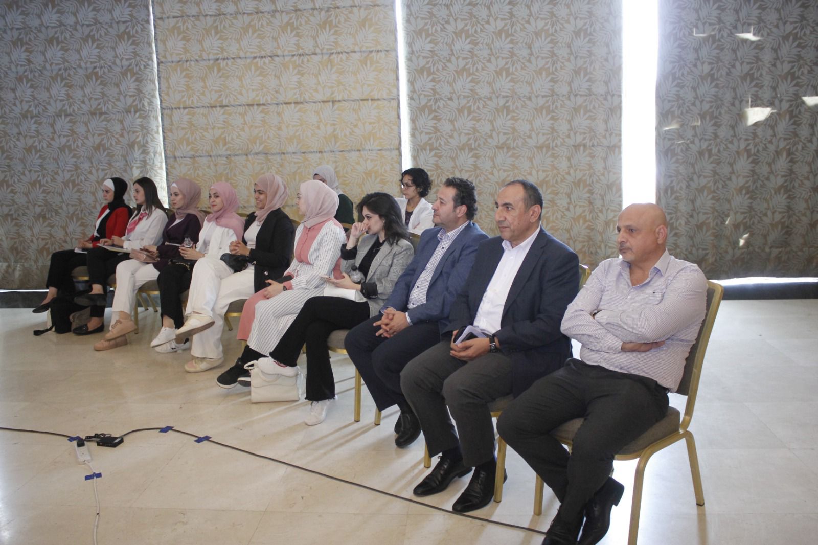 Madar Al-Saa Images 0.537570175512349