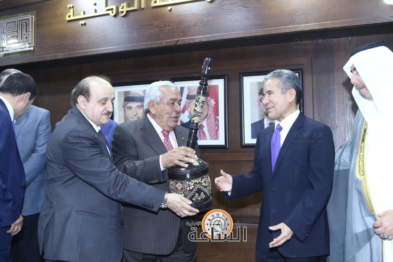 Madar Al-Saa Images 0.092839690618985