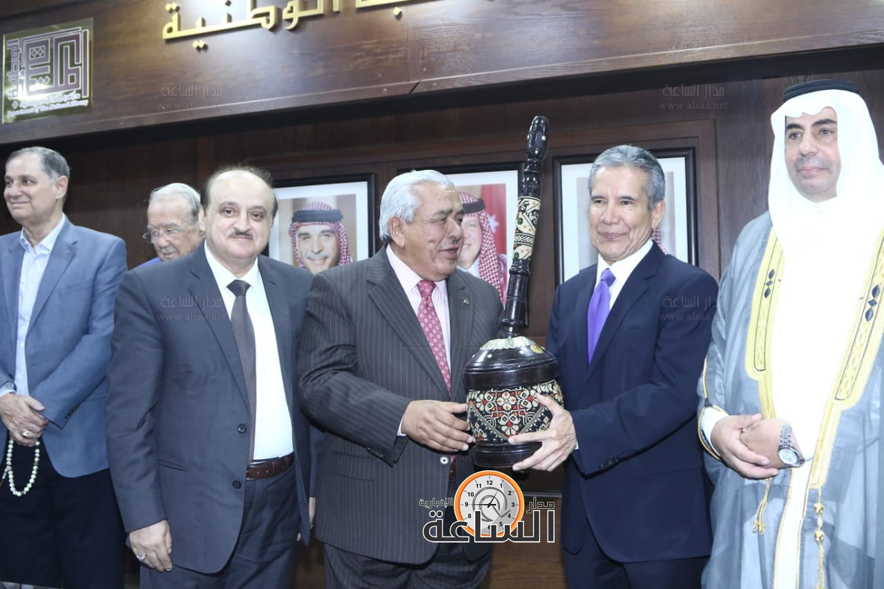 Madar Al-Saa Images 0.9858539359726772