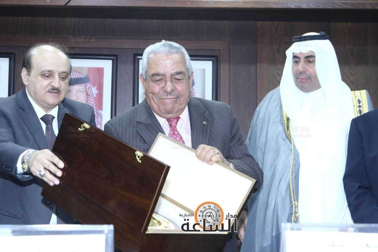 Madar Al-Saa Images 0.4161631270499766