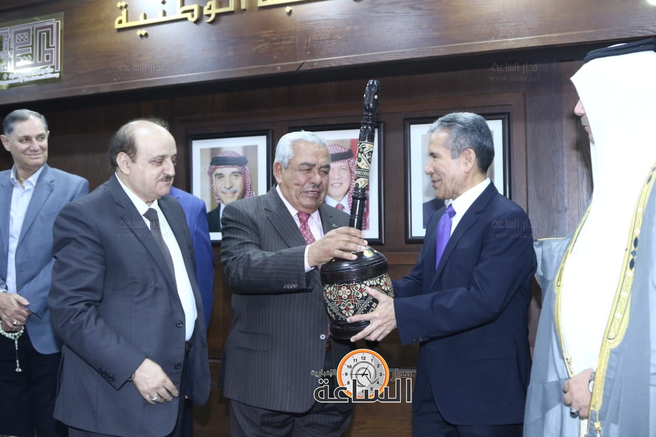 Madar Al-Saa Images 0.7386658414289882