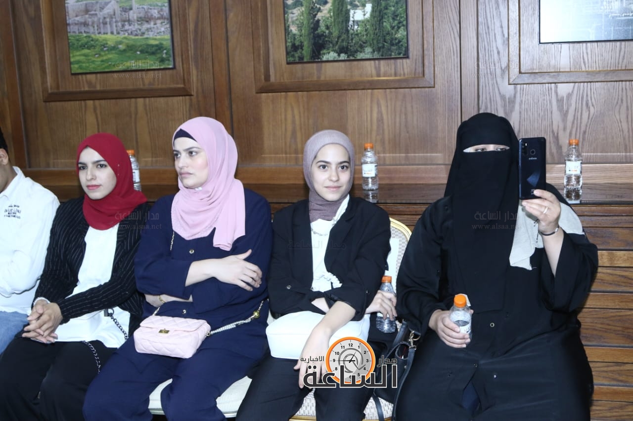 Madar Al-Saa Images 0.047656877147823185