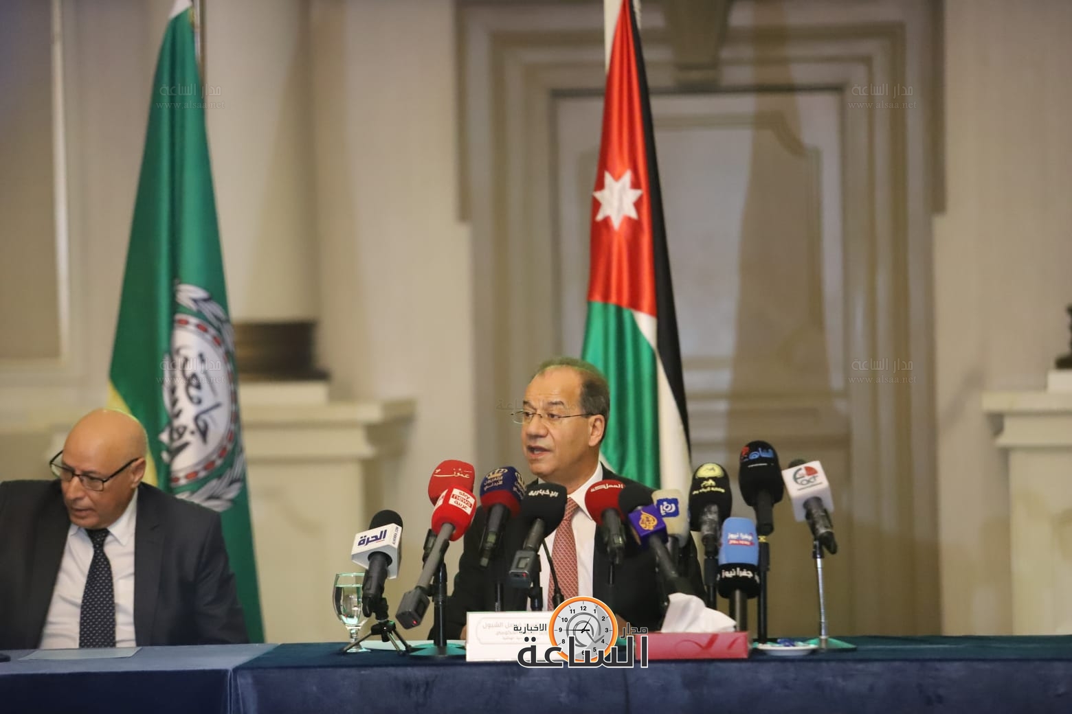 Madar Al-Saa Images 0.5442219153935197