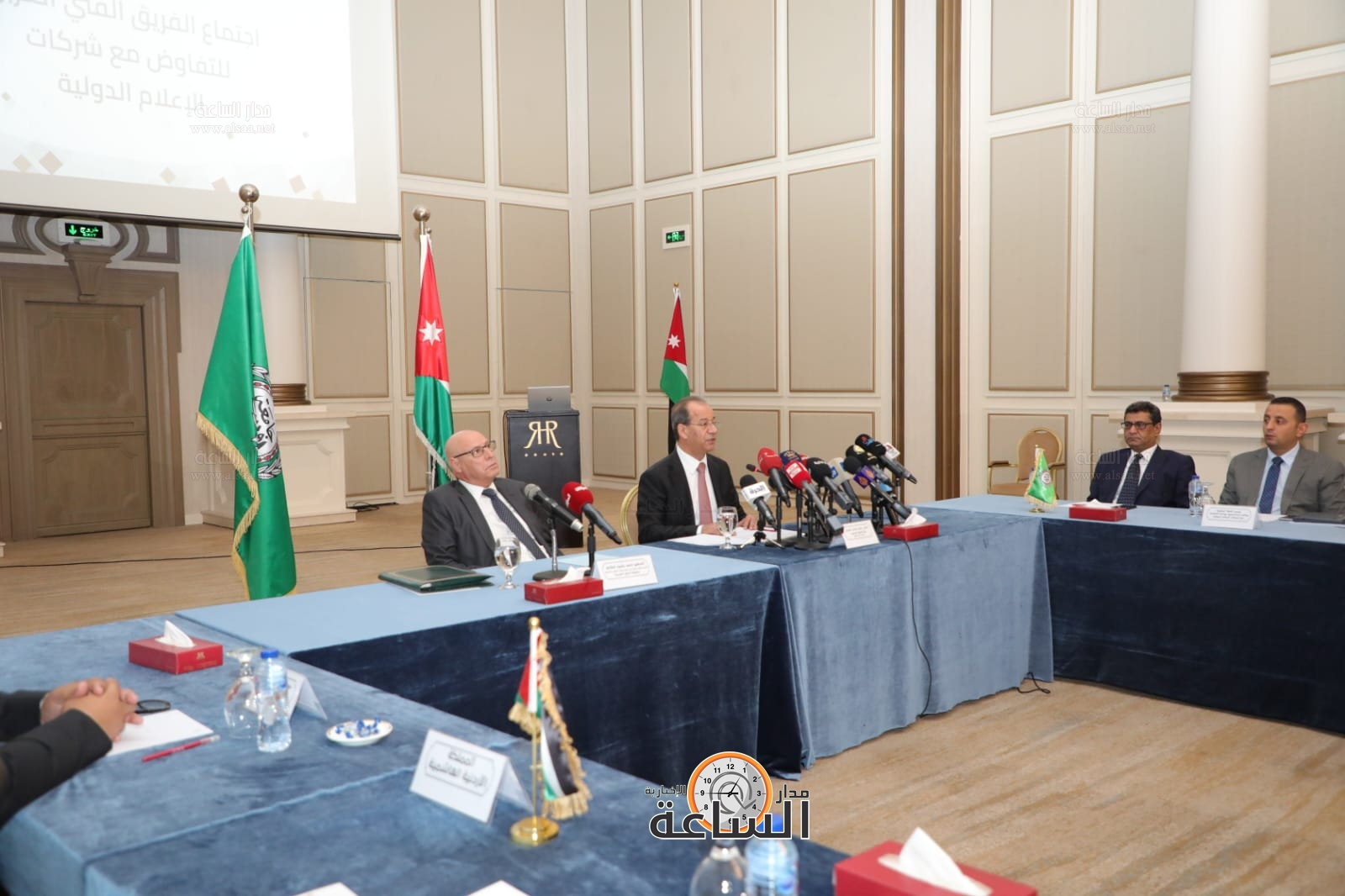 Madar Al-Saa Images 0.468968461836232