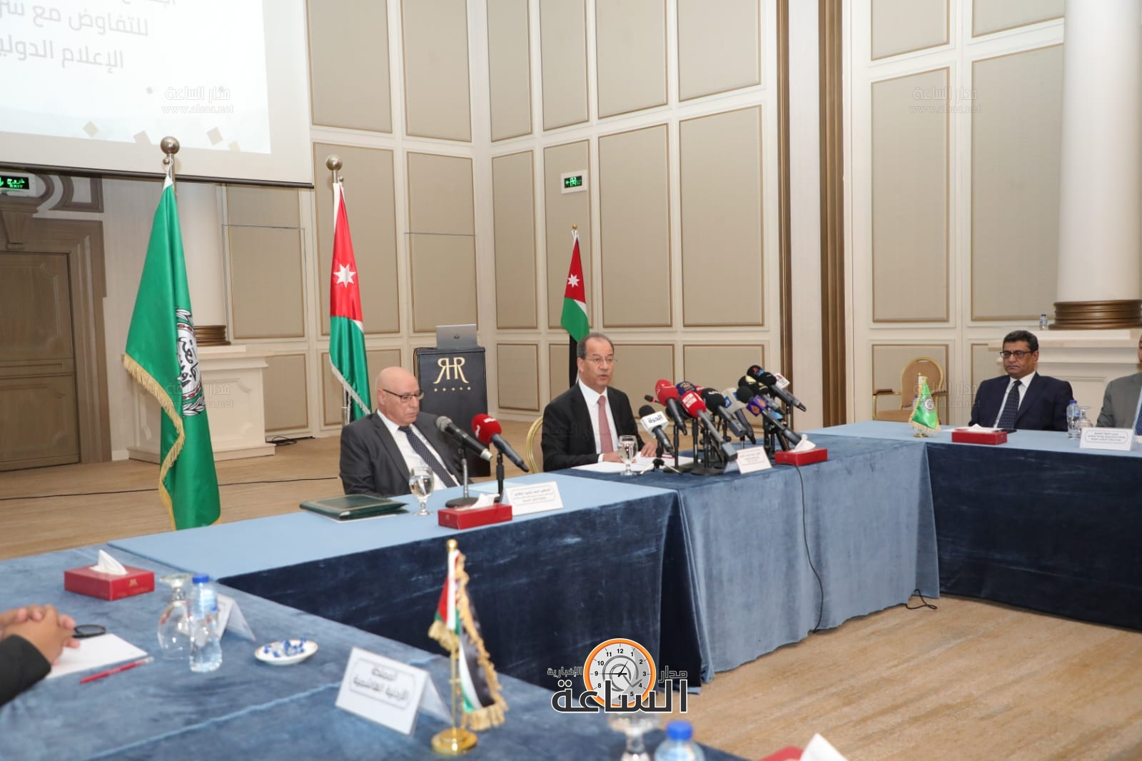 Madar Al-Saa Images 0.6948587497818421